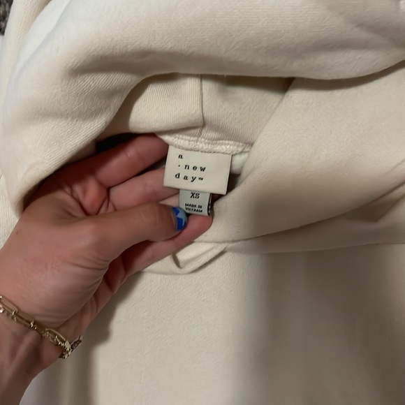 Really cute cream colored hoodie - Picture 2 of 2